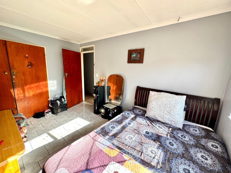 To Let 3 Bedroom Property for Rent in Strandfontein Village Western Cape